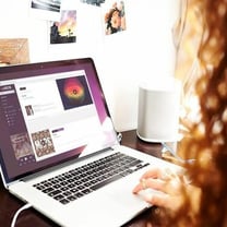 Основатель Kering покупает конкурента Spotify