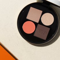 エルメスからアイメイクコレクション、メゾンを象徴するカラーのアイパレットとマスカラを発売