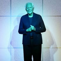 Giorgio Armani "n'exclut pas" une fusion ou une introduction en bourse dans son plan de succession