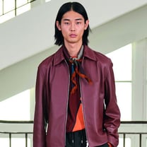 Hermès Homme: Dünyanın En Büyük Mobilya Deposundan Bir Tanıtım