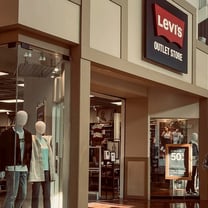 Levi Strauss se suma a marcas de moda que suspenden ventas en Rusia
