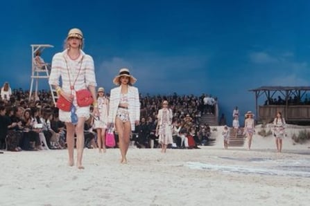 Fashion week : Paris made fashion shine.