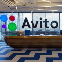 Среди самых популярных запросов на «Авито» за 2023 год – обувь, гаджеты и игрушки