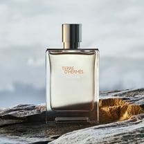 「エルメス」からメンズ香水の新作が登場　氷に覆われた大地を表現