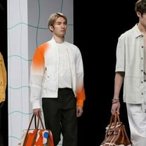 エルメスが東京でメンズのショー開催　SixTONESのジェシーなど多彩なモデルが登場