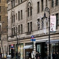 纽约麦迪逊大道今非昔比：精品店纷纷关闭，对年轻消费者失去吸引力