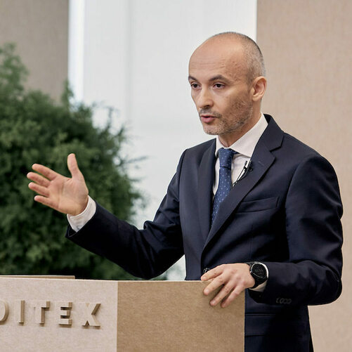 Inditex moderates its growth pace and invests in long-term performance