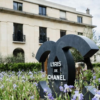 L’Iris de Chanel exhibition opens in Villa Windsor