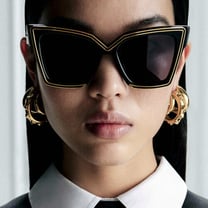 Akoni: Rosario Toscano évoque le lancement des lunettes Valentino