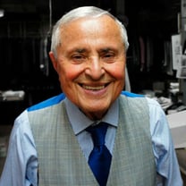 Shoah survivor, the tailor to American stars and presidents Martin Greenfield has died