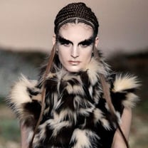Alexander McQueen ve Balenciaga Kürk Kullanımına Son Veriyor