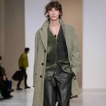 Hermès y Valentino, marcas refinadas con visiones contrastadas de la moda masculina