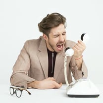 UK retailers fail in delivery, customer calls issues - report
