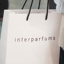 Philippe Benacin (Interparfums) su Lacoste, il suo futuro marchio di nicchia e l’evoluzione dei prezzi dei profumi