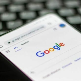 Airlines, hotels, retailers fear being left out in Google's search changes