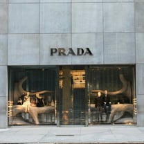 Prada acquista un iconico spazio sulla Fifth Avenue di New York per 425 milioni di dollari